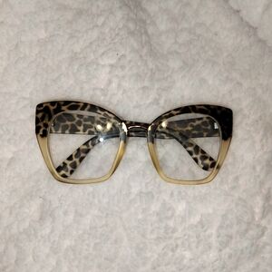 FASHION EYEWEAR